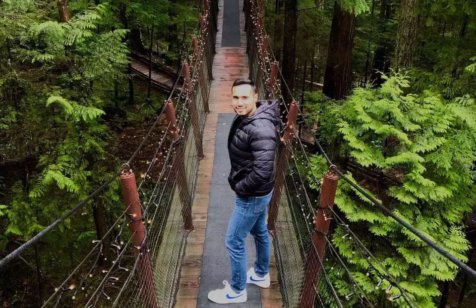 Valentin Visiting Capilano Suspension Bridge study in canada
